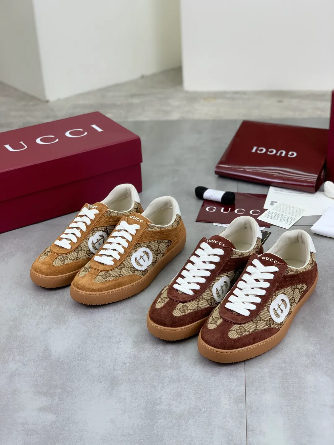 Men's shoes 💰P562 New GUCCI classic design moral training element catwalk model, matching version of top quality moral training shoes for men and women. Epoxy logo process is concave and convex, matching oil edge technology, punched cowhide cloth surface, suede cowhide surface splicing, breathable and not stuffy, the original overlasted shoe model is comfortable on the feet.  Fabric: Matched leather + cloth + mesh Lining: Water-dyed sheepskin Foot: Water-dyed sheepskin Outsole: Original molded TP matching environmentally friendly material Packaging: Top counter full set of packaging Female 35-42 (Female 41.42. Customized) Male 39-46 (46 customized)